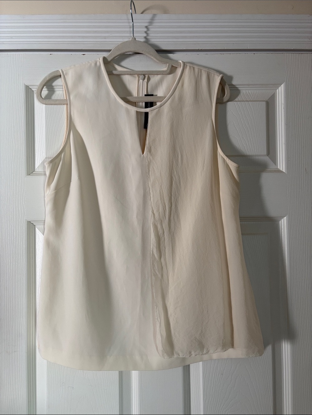 St. John Cream Sleeveless Keyhole Camisole